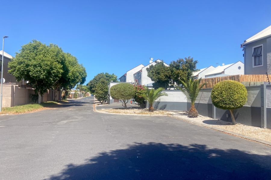 2 Bedroom Property for Sale in Parklands Western Cape